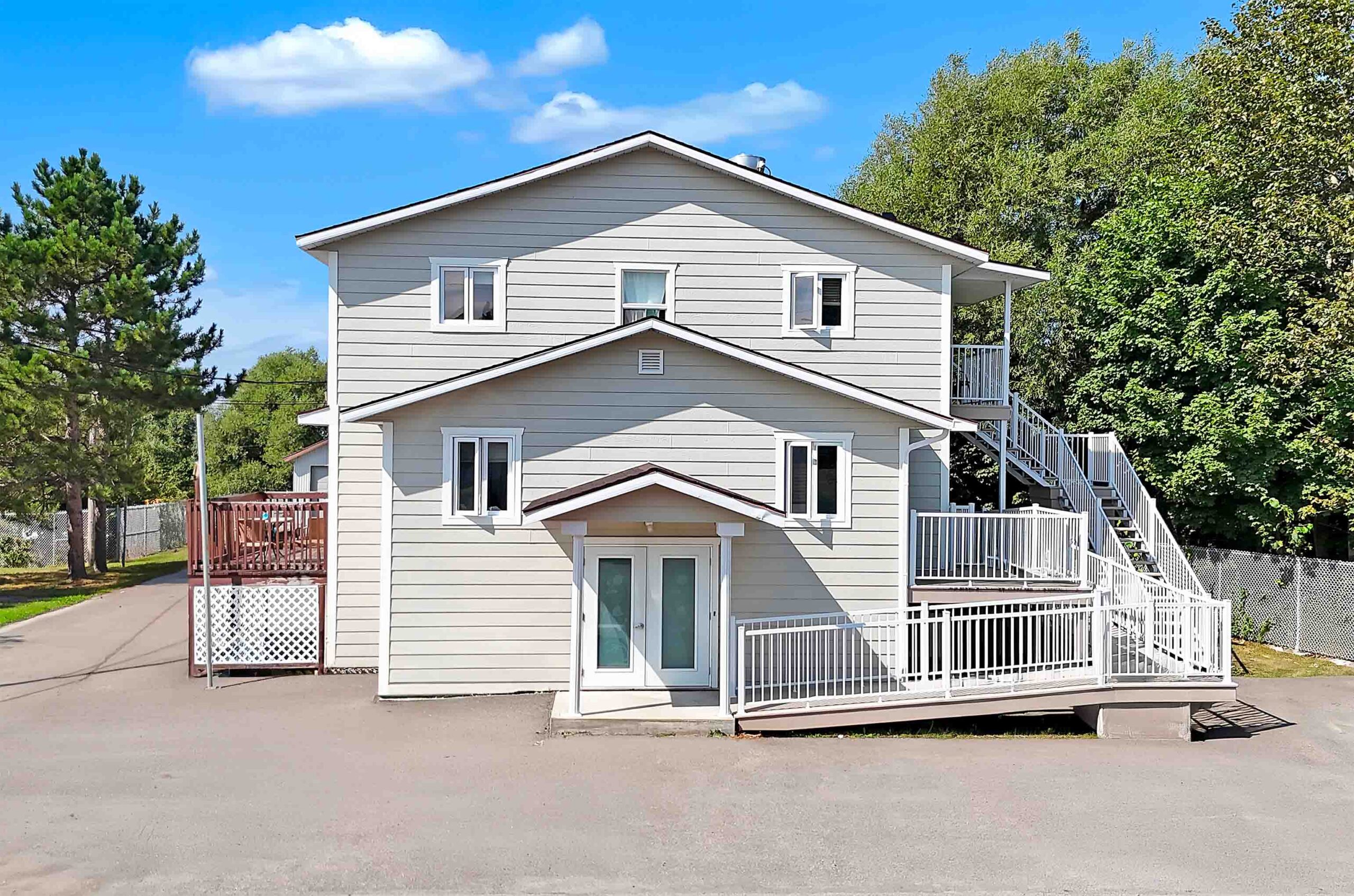groupe-altera_hebergement-specialise_nos-residences_des-lieux-penses-pour-le-bien-etre_pavillon-t-lepage_1